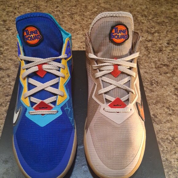 nike lebron 18 low wile e. vs roadrunner space jam size 10.5 like new condition